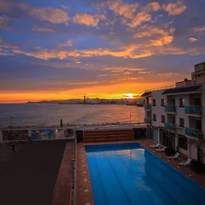 Port 4*, Sitges Spagna